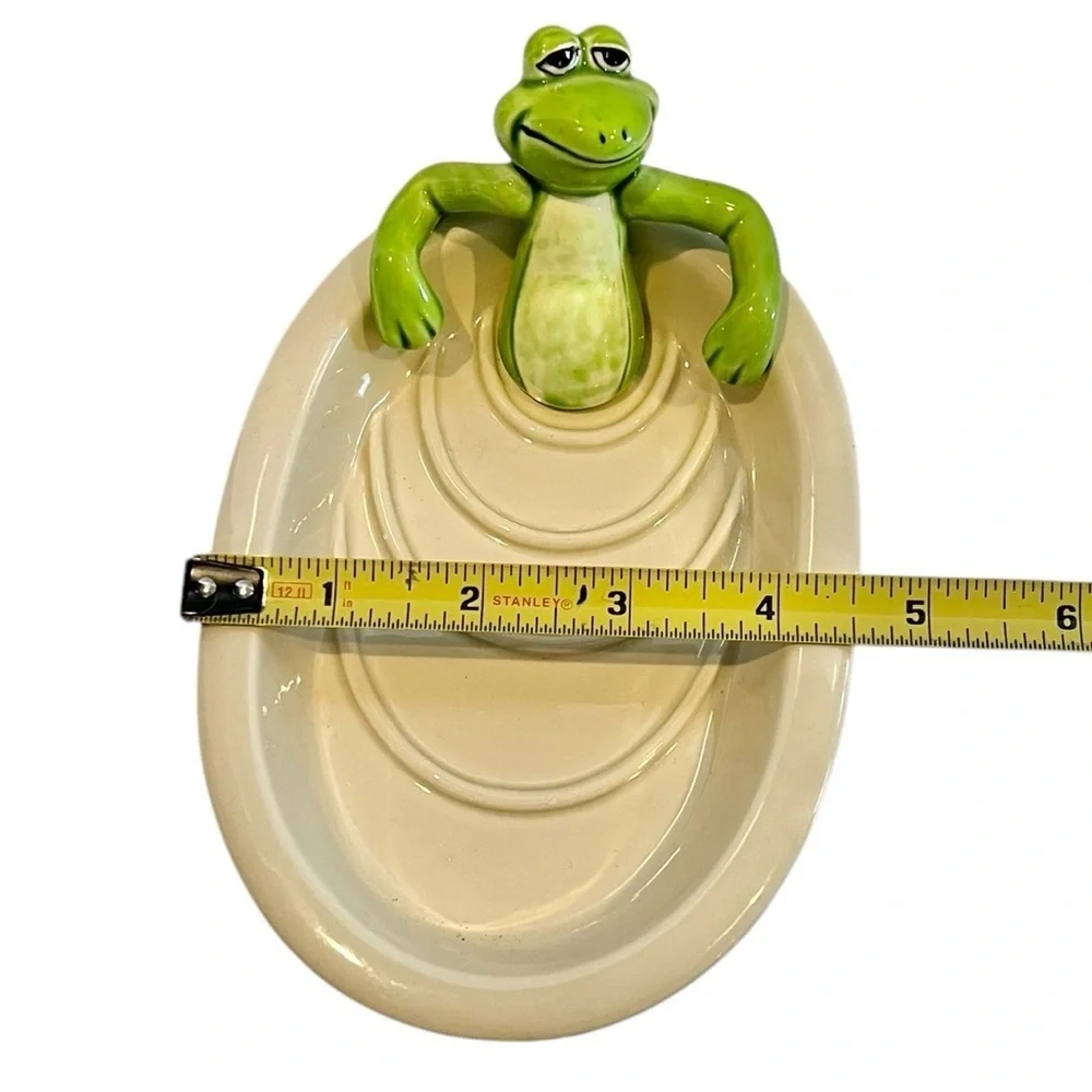 Vintage Norcrest Relaxing Frog Tub Soap Dish Quirky Retro Decor Collectible